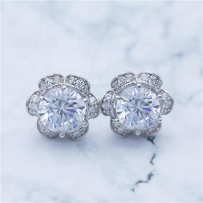 China 2020 New Design Women Diamond Jewelry Flower Lab Moissanite S925 Unfading Stud Earrings For Girl And Women for sale