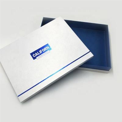 China Recycled Materials Customeized Apparel Gift Box Cardboard Garment Garment Packaging Packaging Box For Fabrics for sale