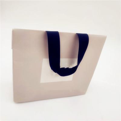 China Recyclable Wholesale Custom White Paper Bag With Logo Print , Packaging Paper Bags for sale