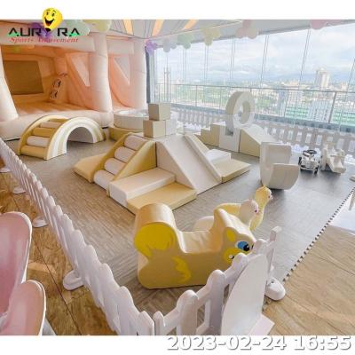 China Equipamento de brinquedos para crianças Branco Aluguer de interior ao ar livre Aluguer de túnel de escalada à venda