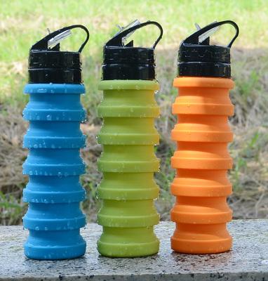 China Logo Camping Carabiner 550ml Custom Viable Sports Collapsible Bottle Portable Collapsible Silicone Water Bottle With Straw Spout Lid for sale