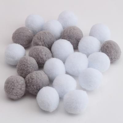 China 2020 new factory raw or dyed nylon rabbit fur pom poms wholesale for sale