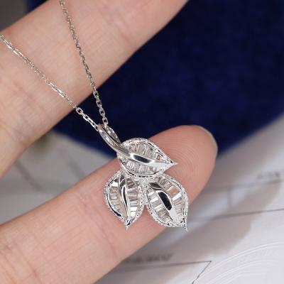 China Cute Xinfly Factory Price 18k 0.38CT Baguette Diamond Charm Three Leaves Shaped Pendant Necklace for sale