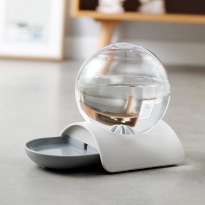 China Automatic Automatic Bubble Pet Water Fountain Cat Dog Crystal Pet Water Dispenser for sale