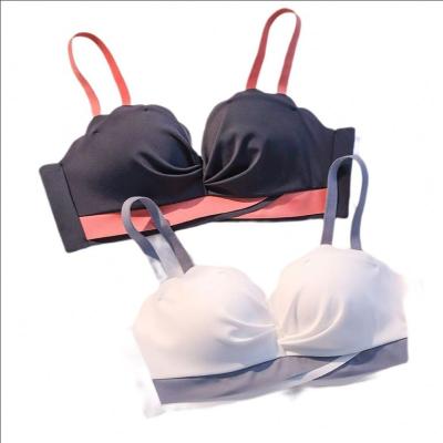 China Beautiful Hot Sale Contrast Color Summer Amazon Thin No Ring Steel Strapless Underwear Bra Set Small Chest Gather Non-Slip for sale