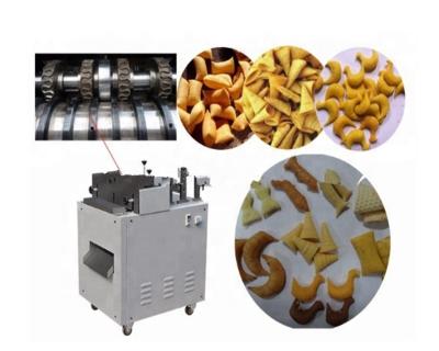 China Automatic Frying Snacks Pellet Chips Corn Fried Snacks French Fries Doritos Making Line for sale