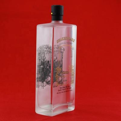 China GLASS Newcomer 750ml Square Glass Spirit Bottles Vodka Glass Empty Bottle for sale