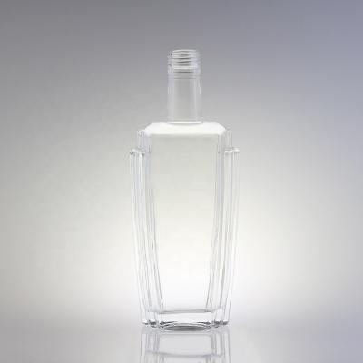 China Vodka New Trends Fit Glass Bottle Whiskey Bottles 500ml 700ml Liquor Glass Bottle With Cork for sale