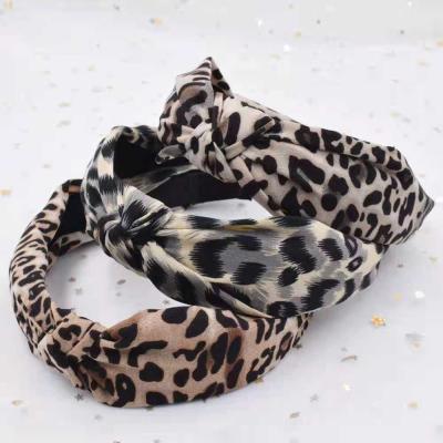 China Luxury Knoted Headbands Vintage Fashion Fabric Cross Hair Bands For Girls Kids for sale