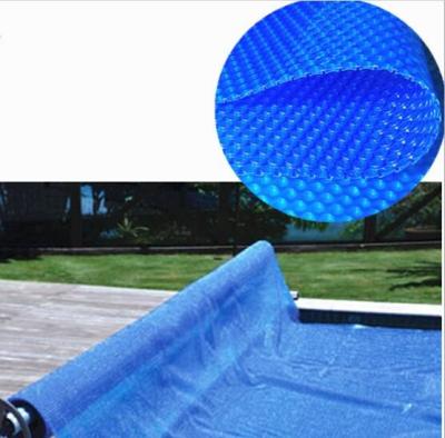 Chine Couvercle de piscine thermique SPA durable Couvercle de piscine solaire PE à bulles en plastique couvercle de piscine solaire à vendre