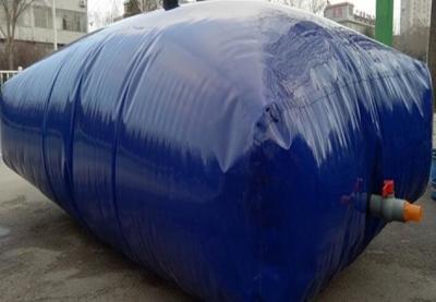 China Almohada resistente a las lágrimas 0,7 mm Tarpaulin de PVC Tanque de almacenamiento de agua de vejiga Tanques de agua de plástico grandes en venta