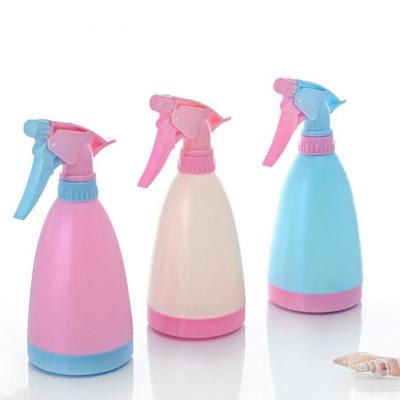 China Garden Spray Bottle Empty Plastic Watering Flowers Water Spray For Salon Plants Candy Gardening Cleaning Color Watering Can for sale