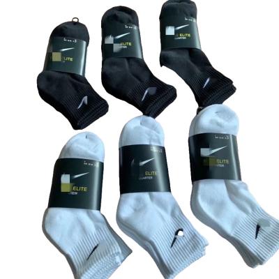 China Chinese Cotton Polyester / Cotton Towel Tube Sale Black And White Bottom Size Men's And Women's Three Medium Socks for sale