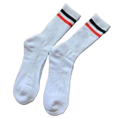 China OEM 2022 Anti-Fault Semi Terry Stockings Student Sports Socks White High Quality Combed Tube Men's Latest Cotton Socks for sale