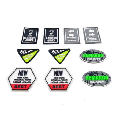 Cina Custom 3D Effect Rubber Logo Soft PVC Patches Badges With Hook And Loop Backing in vendita