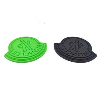 Китай Top quality custom 2D embossed silicone logo label soft rubber 3d patch for garment продается