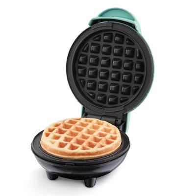 China Hot Sale Adjustable Thermostat Easy Operation Mini Waffle Machine Heart And Round for sale