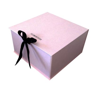 China Custom Recyclable Luxury Foldable Pink Cardboard Large Cardboard Magnetic Scarf Gift Box With Ribbon for sale