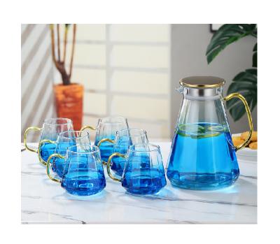 China Viable Wholesale Heat Resistant Glass Pitcher Wooden Low Glass Water Jug With Plastic Lid for sale