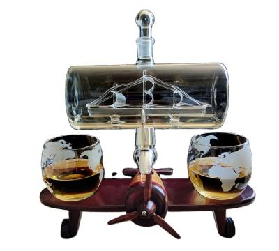 China New Design CREATIVE Borosilicate Glass Personalized Antique Wooden Whiskey Decanter Airplane Gift Set for sale