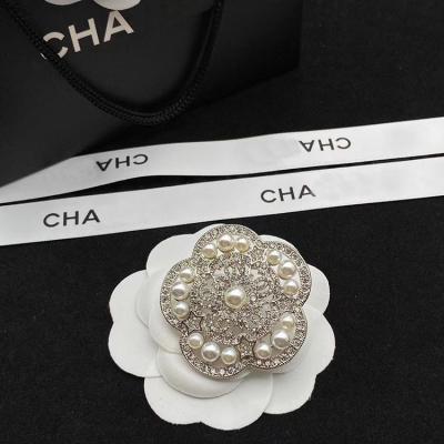 China High Qualiy 2022 Classic Design Brand C Crystal Pearl Brooch For Women Fashion Part Wedding Accessories Jewelry Famous Luxury Gift for sale