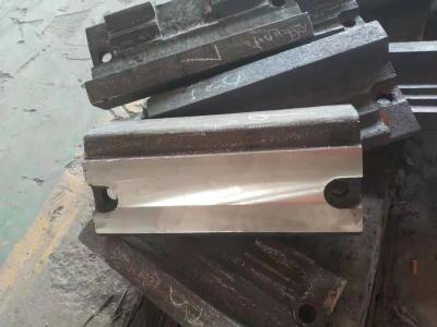 China Wear Resistant Chrome Cast Iron Parts Blow Bars For Impact Crushers for sale