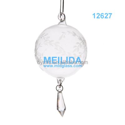 China Handmade Wholesale Blown Engraved Hanging Clear Glass Ball for sale