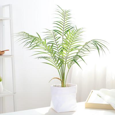 Chine Wholesale Minimalist Artificial Potted Living Room Decoration Family Fake Palm Plants à vendre