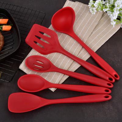 China Viable Ready To Ship 5 Pcs Red Household Serving Cookware Set Silicone Kitchen Bakeware for sale