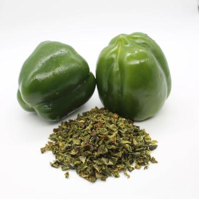 China Fresh Wholesale Price Sell Bulk High Quality Steaming Dehydrated Green Chilli Paprika for sale