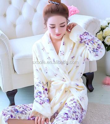 China Breathable Flower Printing Coral Fleece Ladies Bathrobe for sale