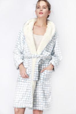 China Breathable Different Color Embossed Flannel Fleece Girls Bathrobe for sale