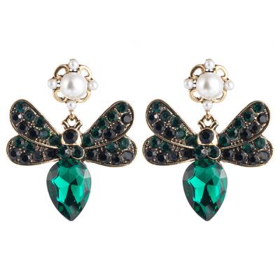 China FASHIONABLE Fashionista Antique Gold Plated Retro Creative Design Emerald Green Diamond Queen Ear Rings Personalized Queen Bee Earrings for sale