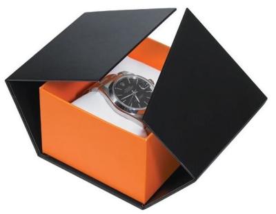 China Caja de reloj de empaquetado de la cartulina de la caja del reloj moderno del estilo con el logotipo de la impresión de la almohada en venta