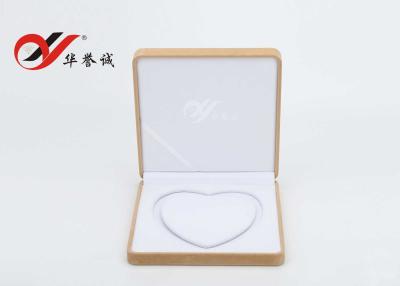 China Caja de regalo amarilla del collar de la forma del cuadrado del terciopelo de la caja del collar de la perla de la moda en venta