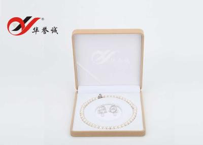 China Jewelry Package Pearl Necklace Box 190 * 190 * 40mm With Plastic Covered for sale