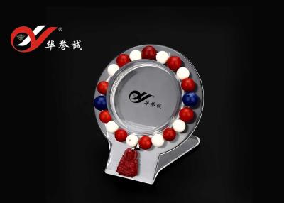 China Color blanco plástico del tenedor de la exhibición del brazalete/de la pulsera con el logotipo impreso en venta