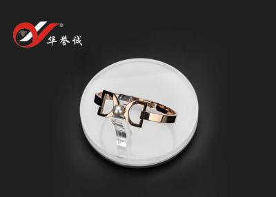 China Soportes de exhibición de acrílico claros de la sobremesa, tenedor de acrílico de la pulsera para la exhibición de la joyería en venta