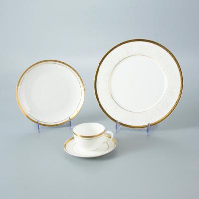 China Stocked high quality luxury bone china bone china royal dinner set for wedding for sale