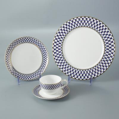 China Viable Best Quality Bone China Dinnerware Luxury Royal Dinnerware Sets for sale