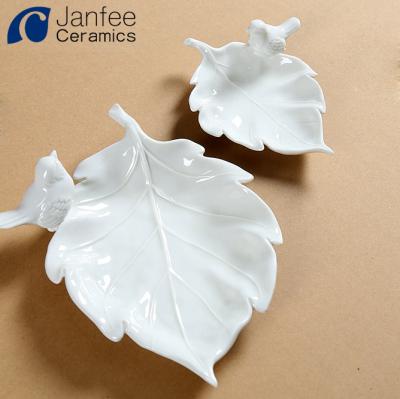 China Jewelry Packaging & Show Ring Tray Jewelry Holder Leaf Shape Decorations Ceramic Dish for sale