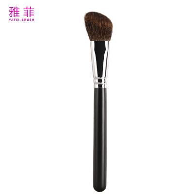 China Squirrel Hair Facial Makeup Brushes Contour Highlight Brush Skin Friendly for sale