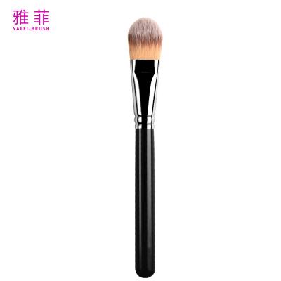 China Lightweight Slim And Smooth Flat Head Foundation Brush 100% Handcrafted for sale