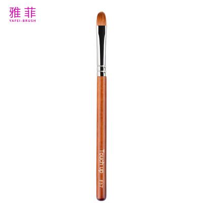 Cina F17 Single Eye Shadow Brush Sable Hair Smudge Brush Wood Handle Personalizzare 100% controllato in vendita