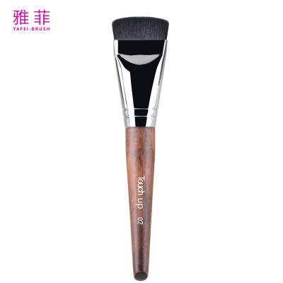 中国 TOUCH UP 02 ファンデーションブラシ 合成ヘア 銅 OEM ODM 顔 プロフェッショナル フラット 高品質の顔化粧ブラシ 販売のため