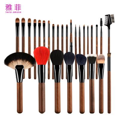 China 189A0428 Vervaardiger 28pcs Dierhaar Koperbuis Houten handgreep Custom Logo Professionele make-up borstel set Te koop