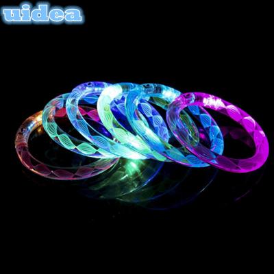 China Cheap Plastic LED Color Chanigng Bubble Wristband For Party Cheer /RGB LED Bottle Flasher Ring For Party for sale