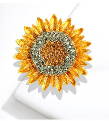 China ALLOY factory direct sales dress brooch gold brooch sunflower style wild creative brooch fashion factory style decoration clothing for sale