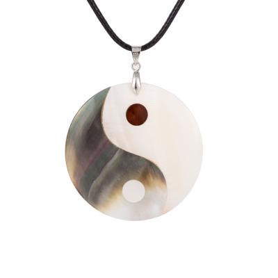 China Eco-Friendly Tai Chi Yin-Yang Eight Charts Amulet Abalone Pendant Shell Necklace Jewelries Accessaries Necklace for sale