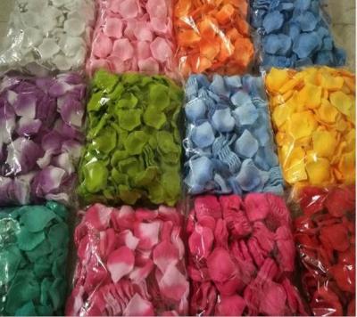 China Wedding Event Concert Factory Customized Silk Rose Petal Artificial Flower Wrapping Loose Colorful Petals For Sale for sale